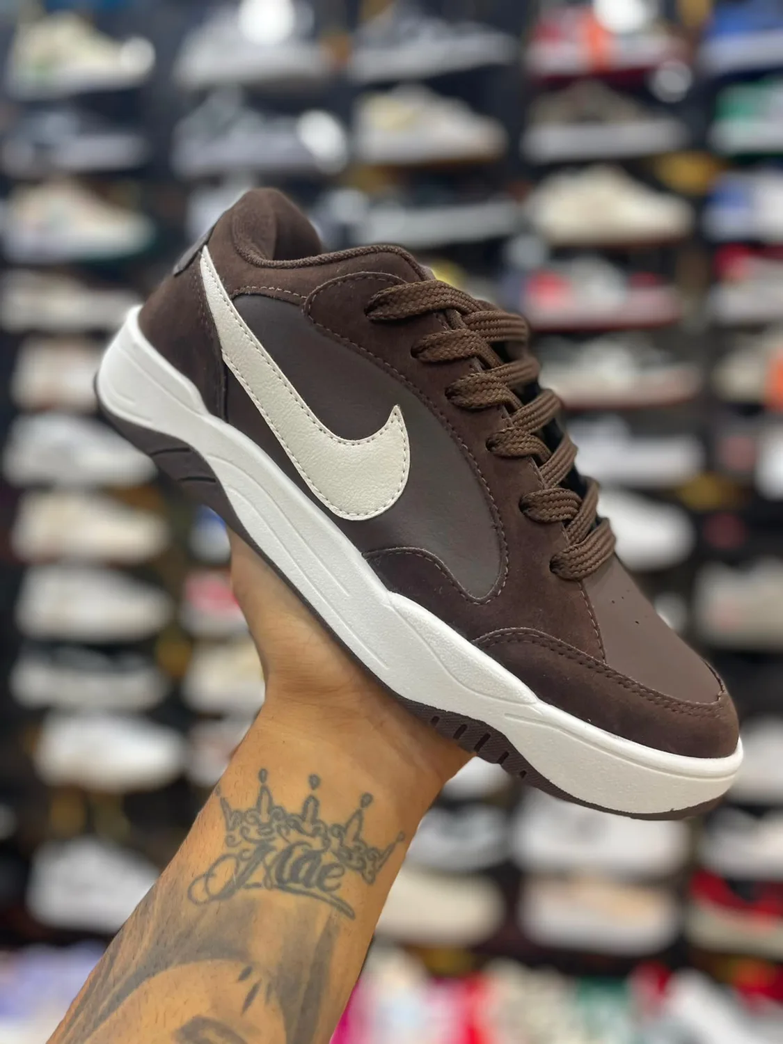 Tênis Nike SB marrom